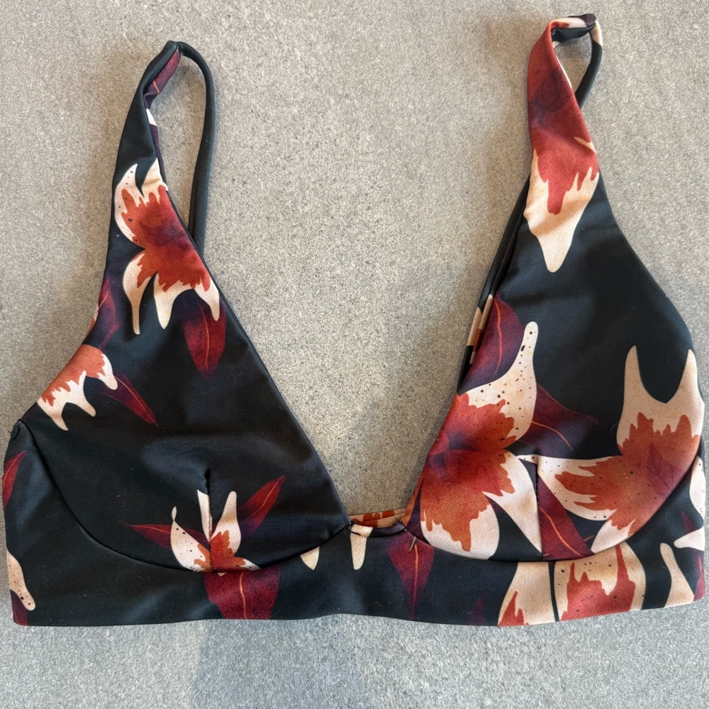 Stone Fox Swim Bikini Top Size Small